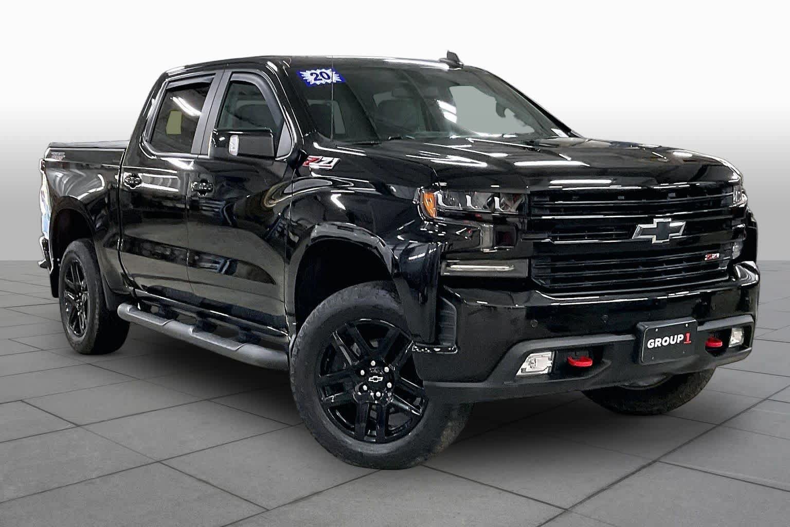 Used 2020 Chevrolet Silverado 1500 LT Trail Boss w/ Midnight Edition AWD/4WD image 3