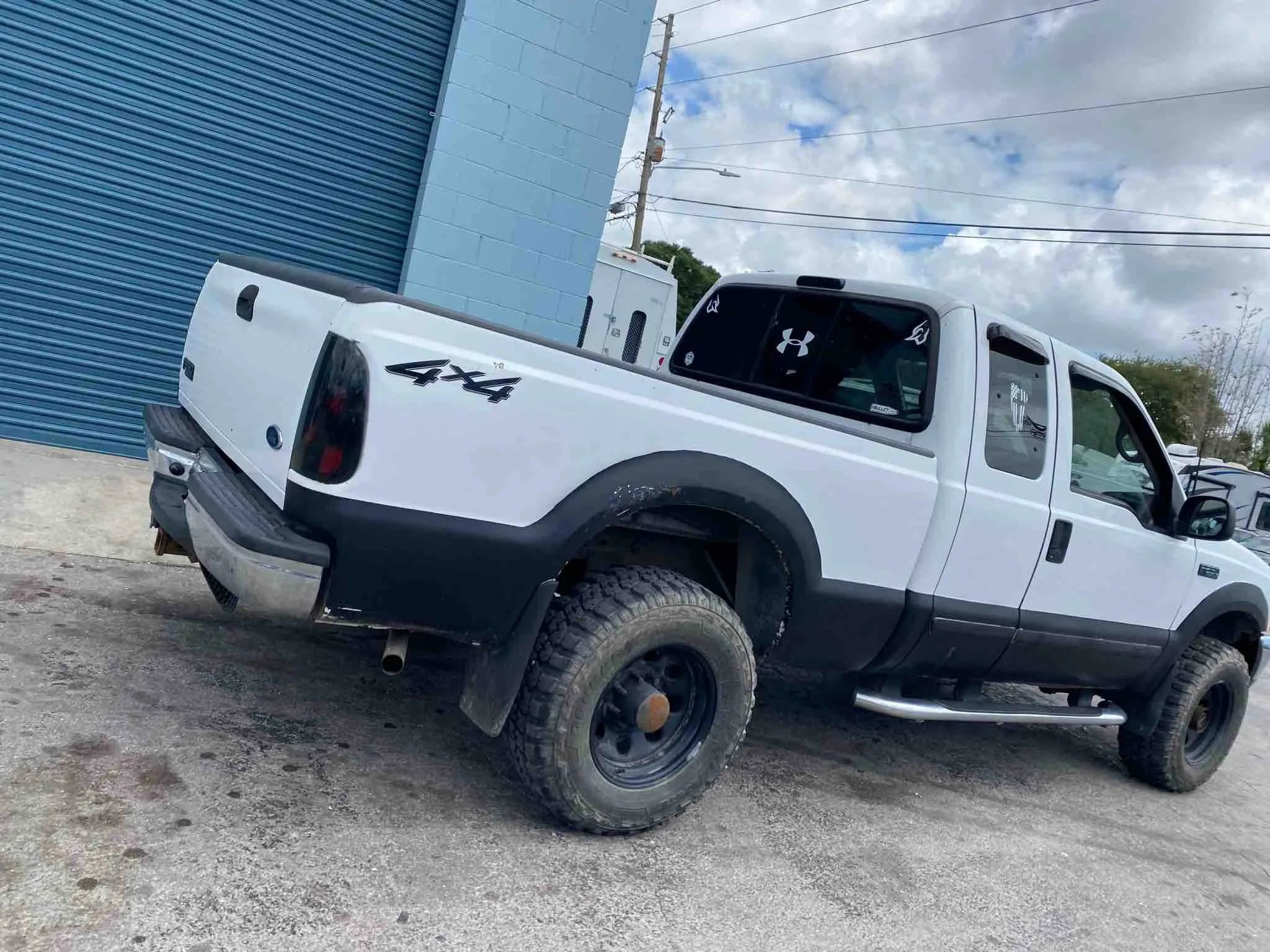 Used 2001 Ford F250 XL image 3