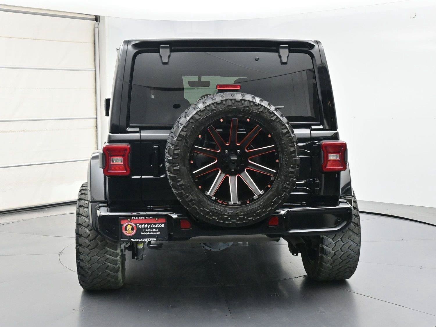 Used 2021 Jeep Wrangler Unlimited Sahara AWD/4WD image 25