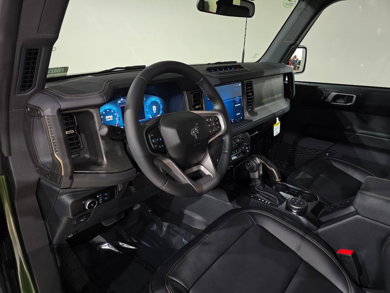 New 2025 Ford Bronco Badlands w/ Sasquatch Package AWD/4WD image 16