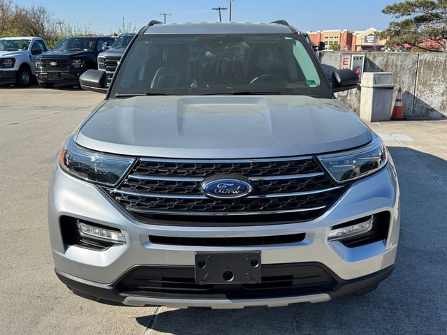 Used 2023 Ford Explorer XLT w/ Equipment Group 202A image 2