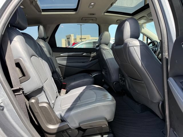 Used 2018 Buick Enclave Essence AWD/4WD image 17