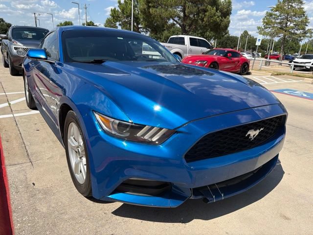 Used 2017 Ford Mustang Coupe RWD image 3