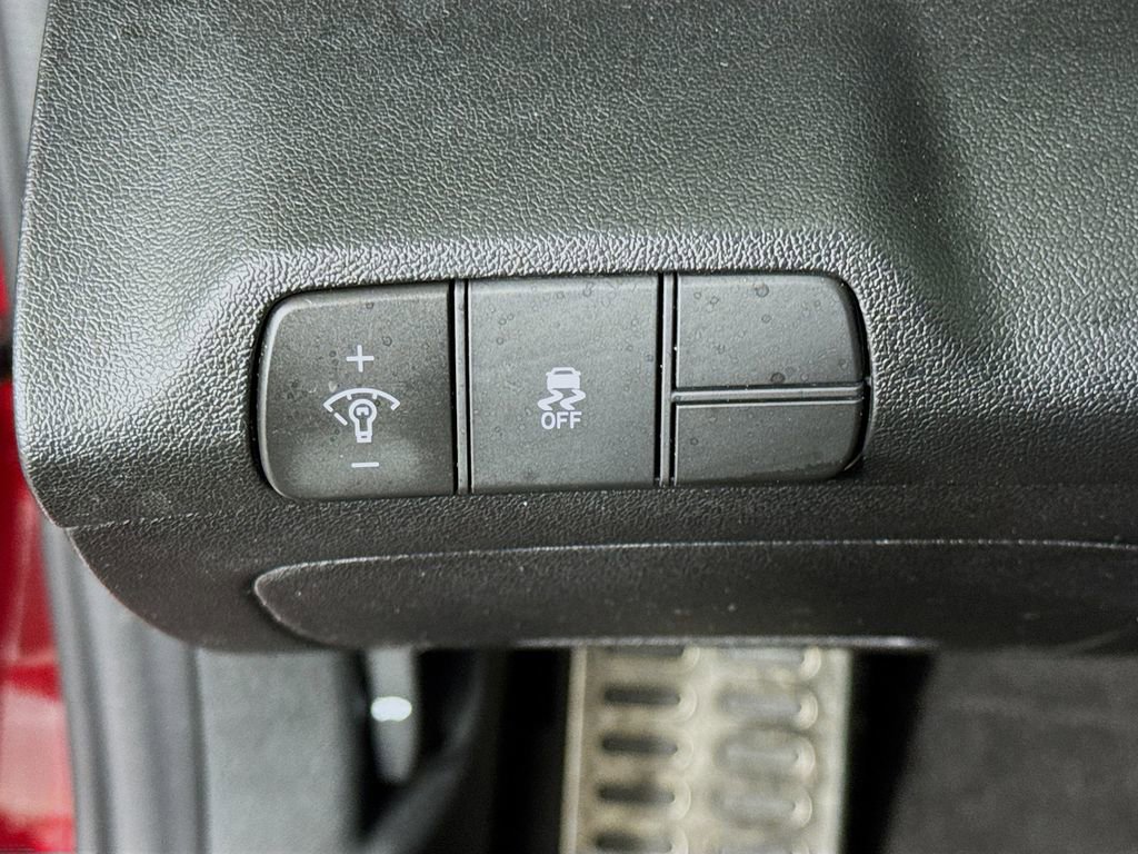 Certified 2025 Hyundai Elantra Sport FWD image 10