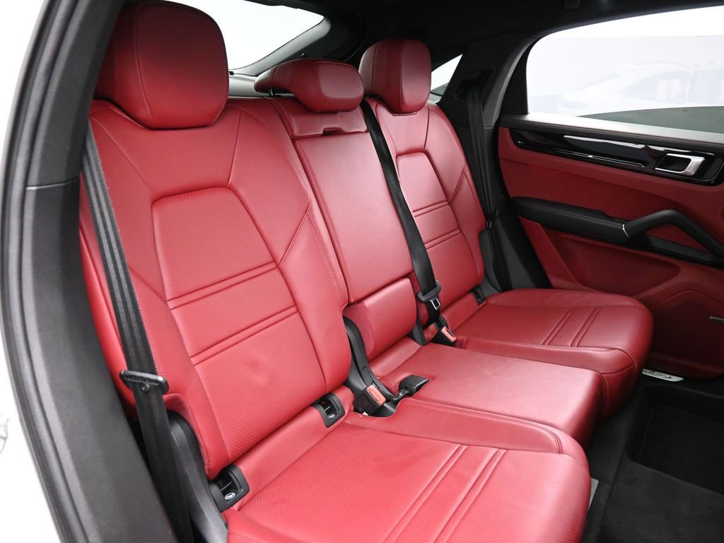 Certified 2022 Porsche Cayenne E-Hybrid Coupe AWD/4WD image 28