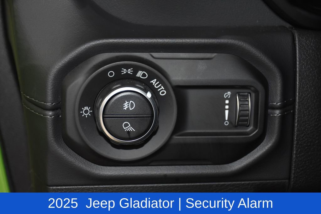 Used 2025 Jeep Gladiator Sport image 9