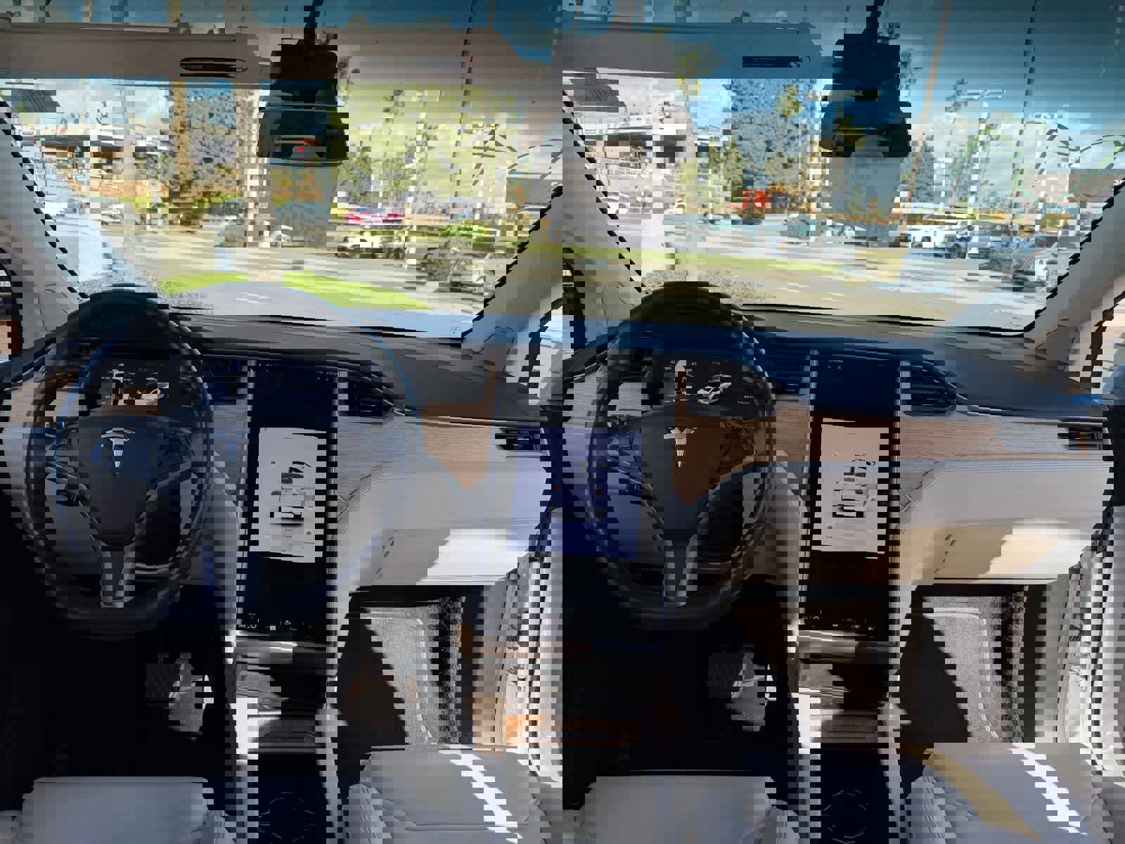 Used 2018 Tesla Model X 75D image 18