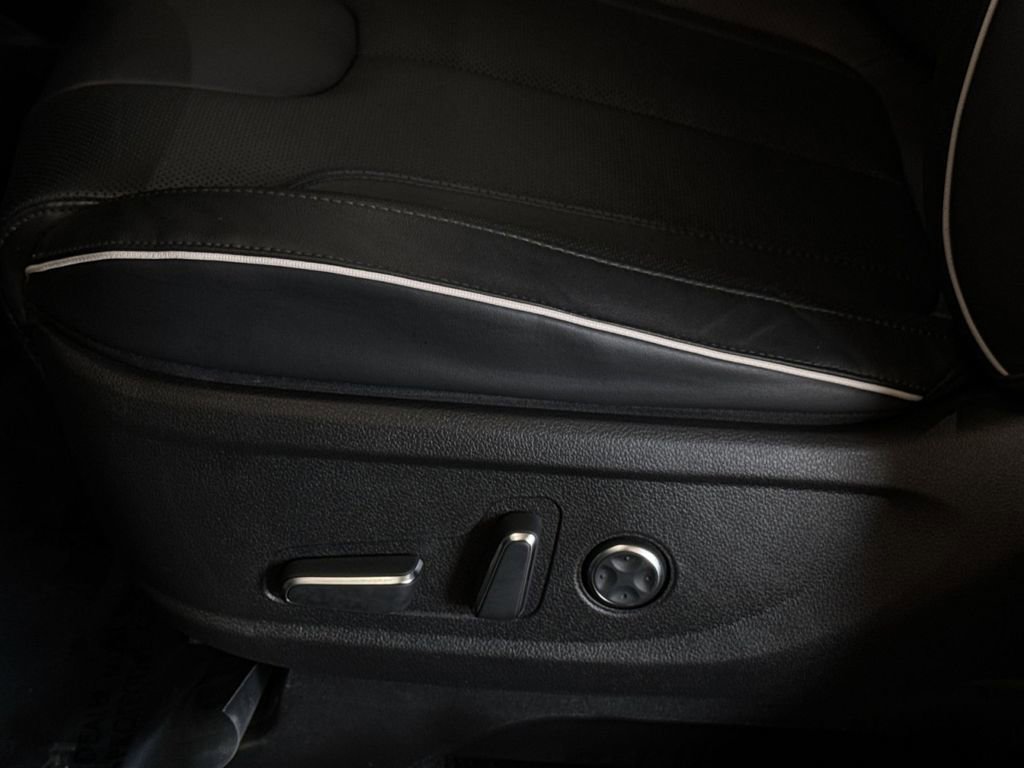 Used 2023 Hyundai Palisade SEL w/ Cargo Package image 13