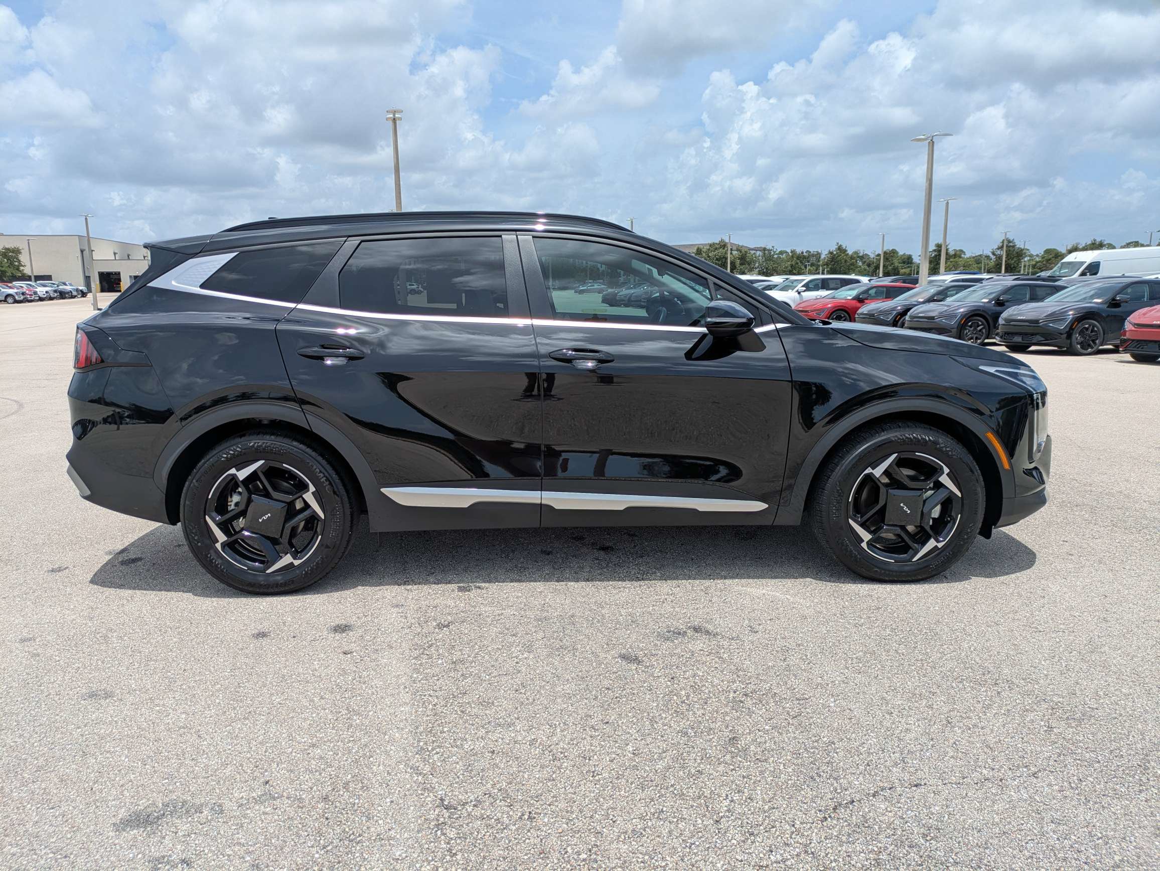 Certified 2026 Kia Sportage EX w/ EX Panorama Roof Package FWD image 4