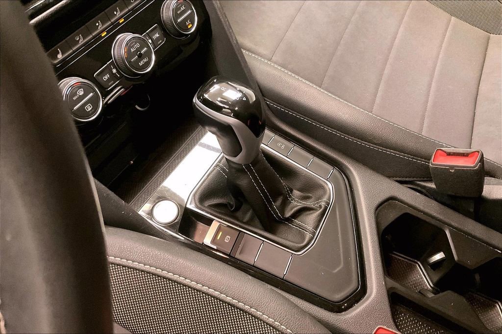 Used 2024 Volkswagen Taos SE image 16