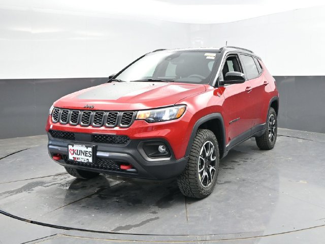 New 2026 Jeep Compass Trailhawk w/ Trailer Tow Group AWD/4WD image 5