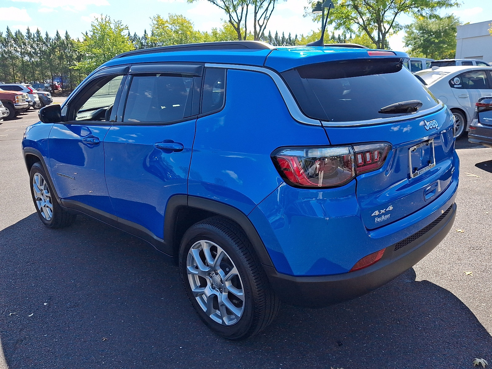 Used 2024 Jeep Compass Latitude AWD/4WD image 4
