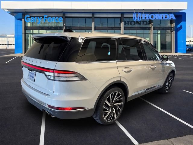 Used 2025 Lincoln Aviator Reserve w/ Equipment Group 201A AWD/4WD image 2