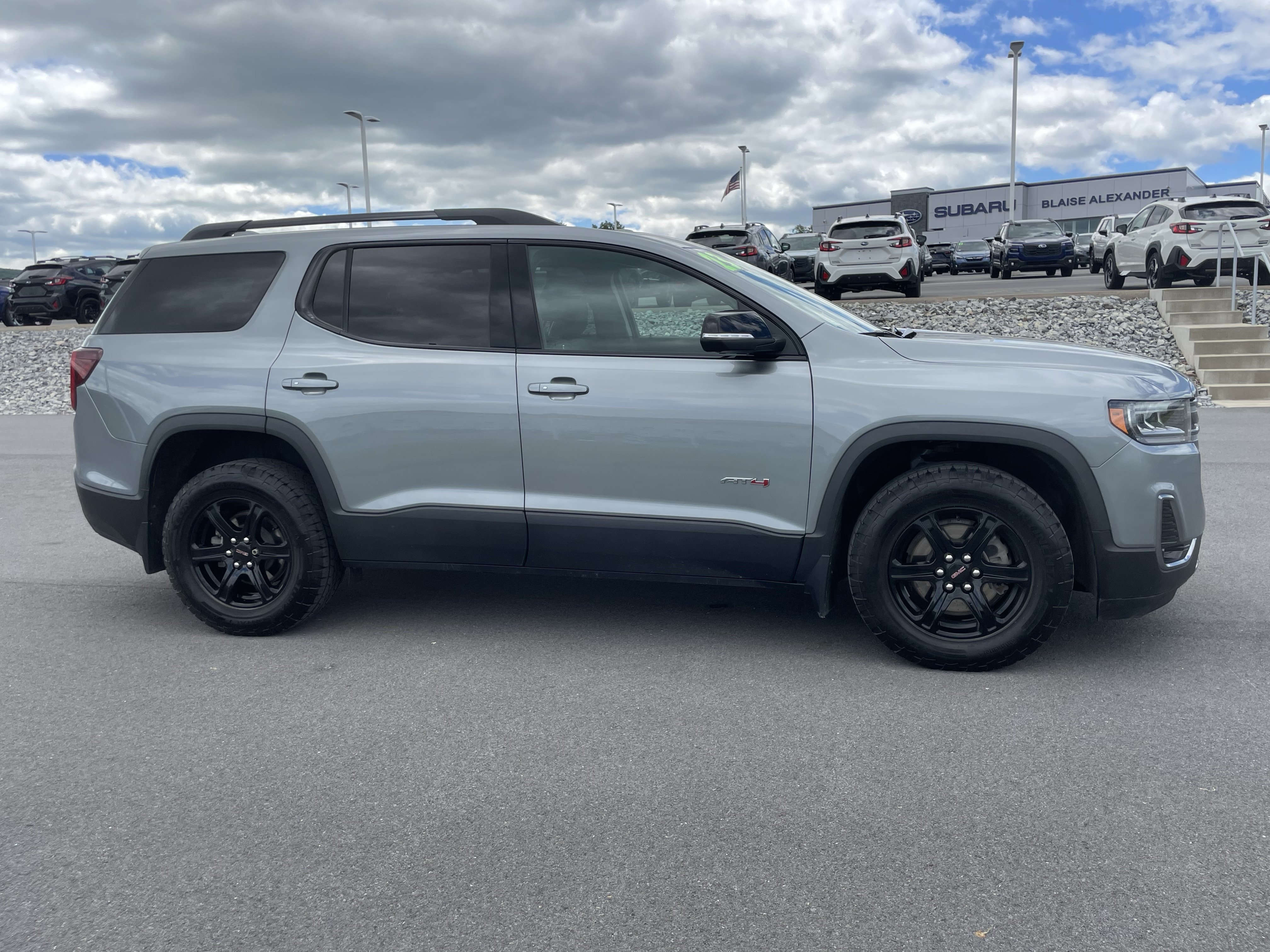 Used 2023 GMC Acadia AT4 w/ Technology Package AWD/4WD image 2