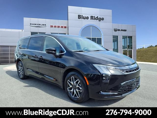 New 2027 Chrysler Pacifica Limited FWD video 1