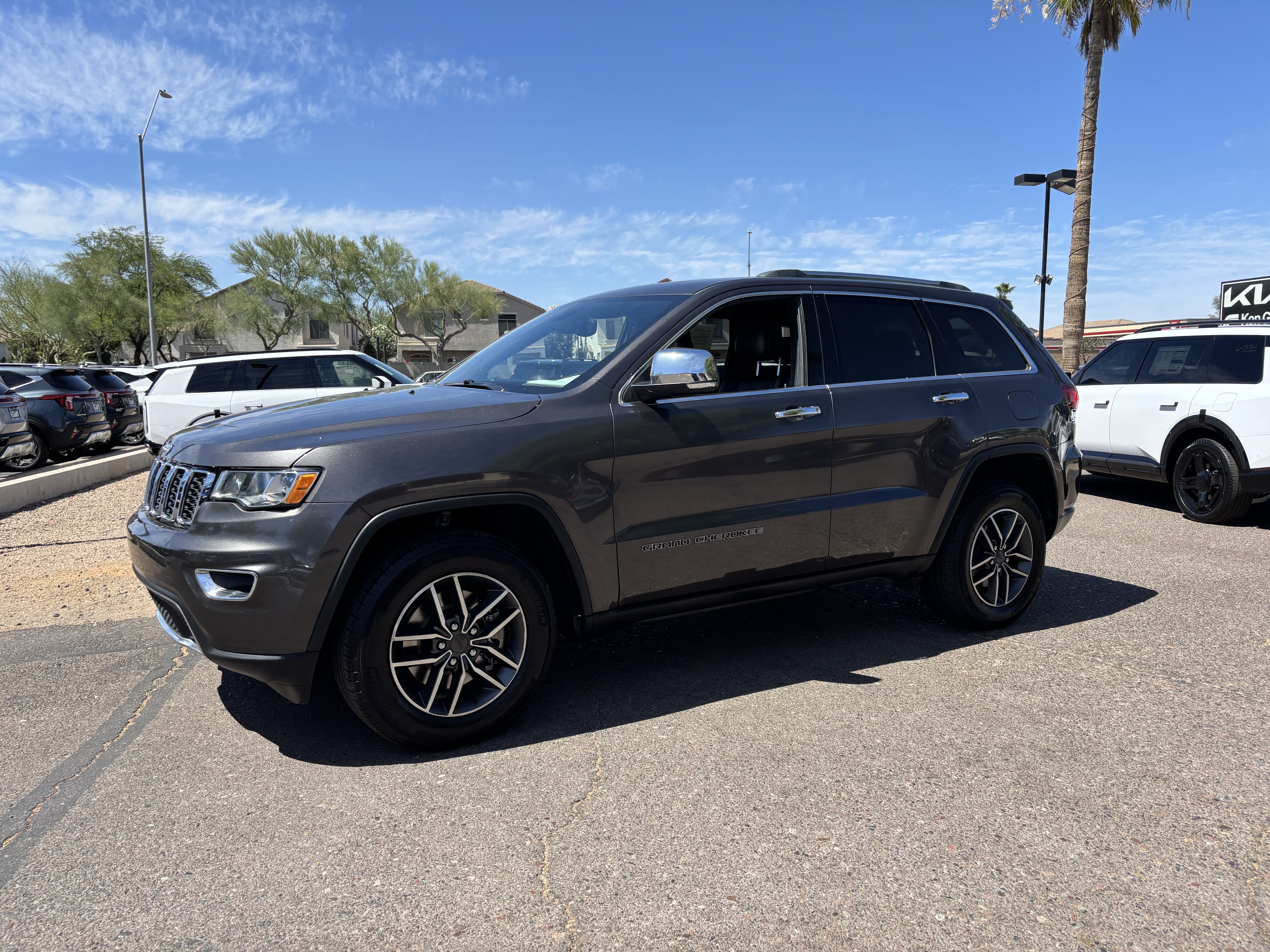 Used 2021 Jeep Grand Cherokee Limited AWD/4WD image 6