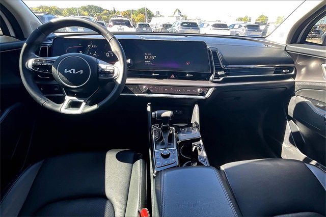 Used 2024 Kia Sportage EX image 7