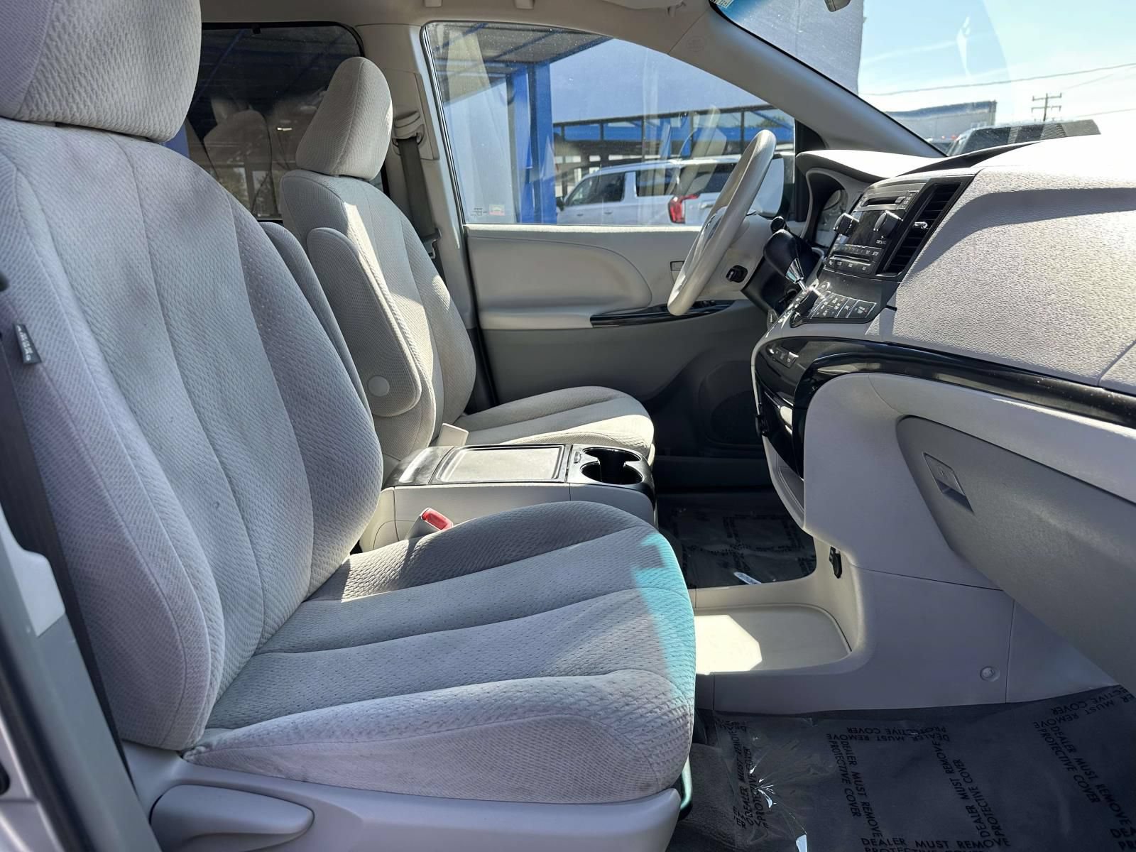 Used 2013 Toyota Sienna LE w/ Towing Pkg FWD image 28