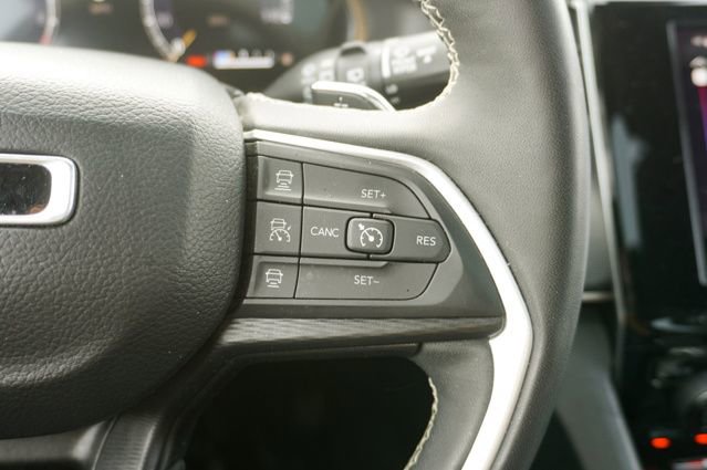 Used 2023 Jeep Grand Cherokee Altitude image 23