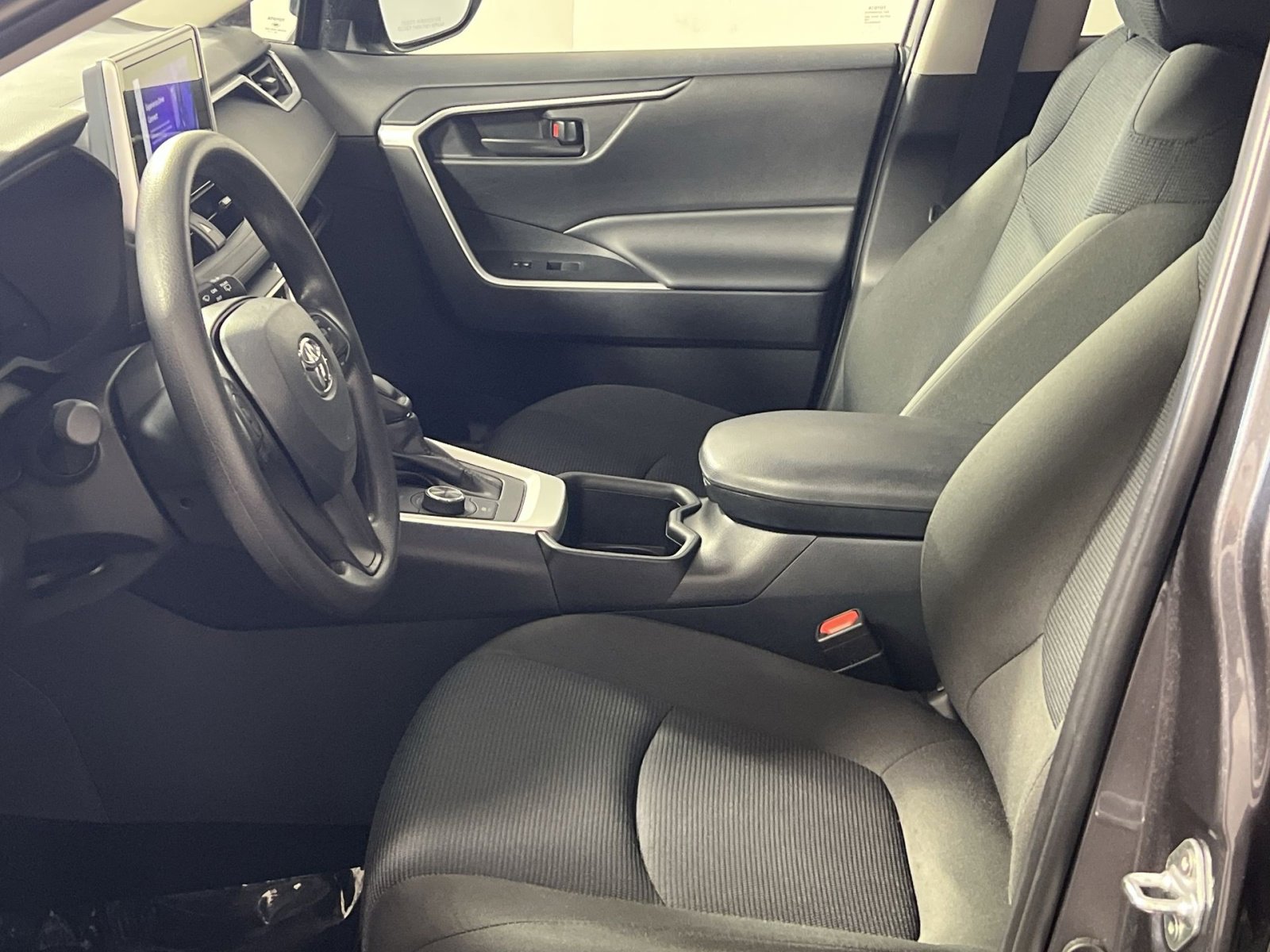 Used 2025 Toyota RAV4 LE image 13