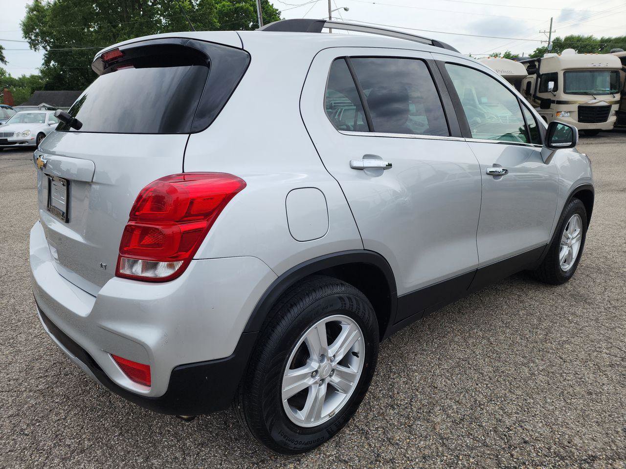 Used 2019 Chevrolet Trax LT w/ LT Convenience Package image 2