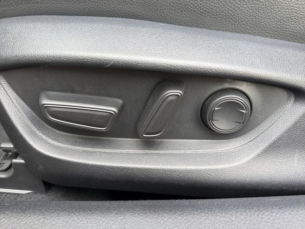 Certified 2025 Toyota Camry SE FWD image 13