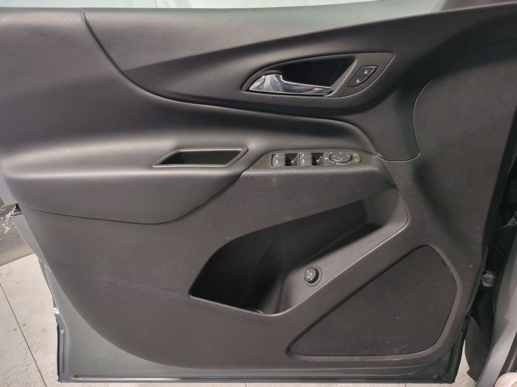 Used 2023 Chevrolet Equinox LT image 30