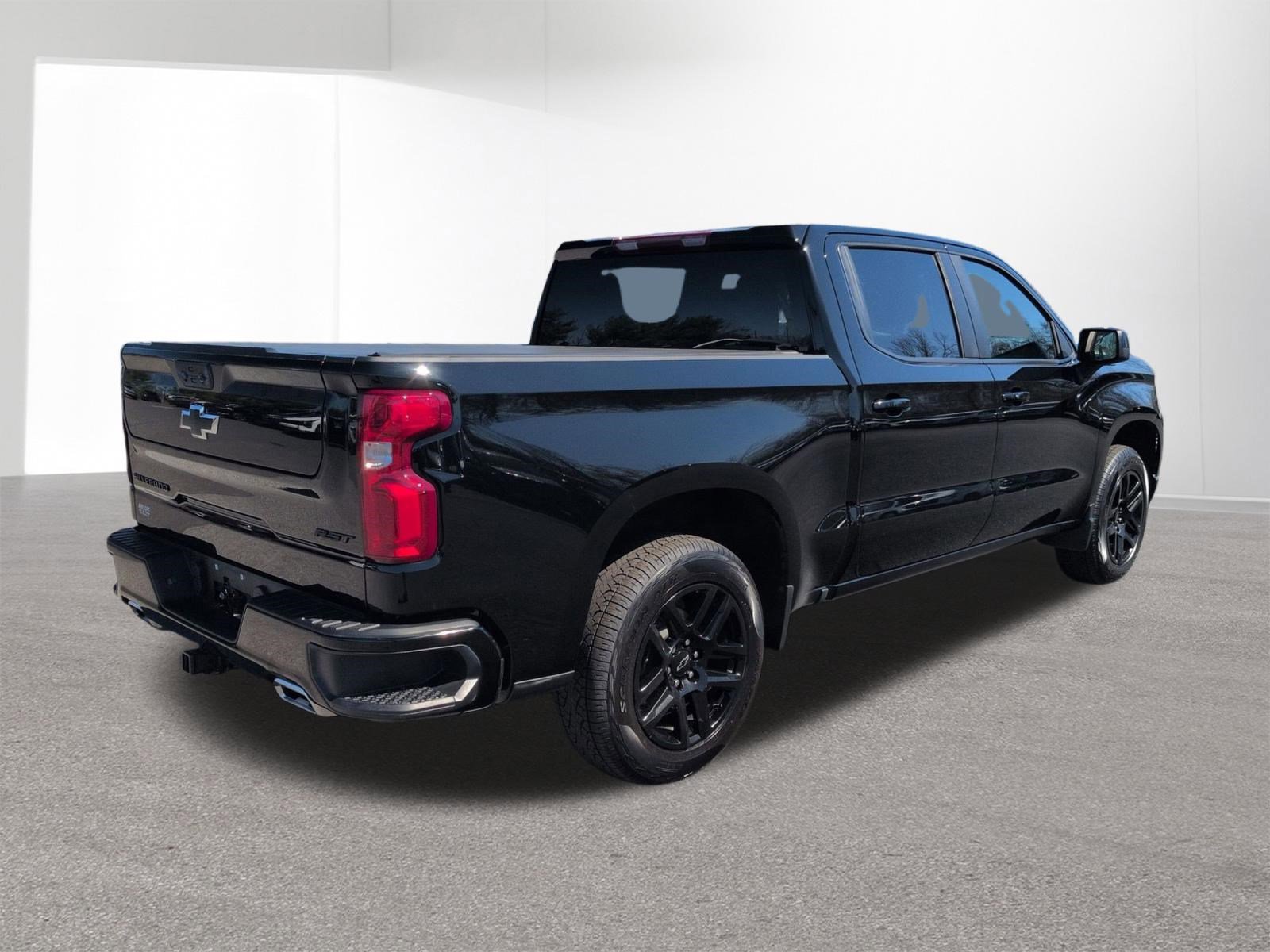 Used 2024 Chevrolet Silverado 1500 RST AWD/4WD image 5