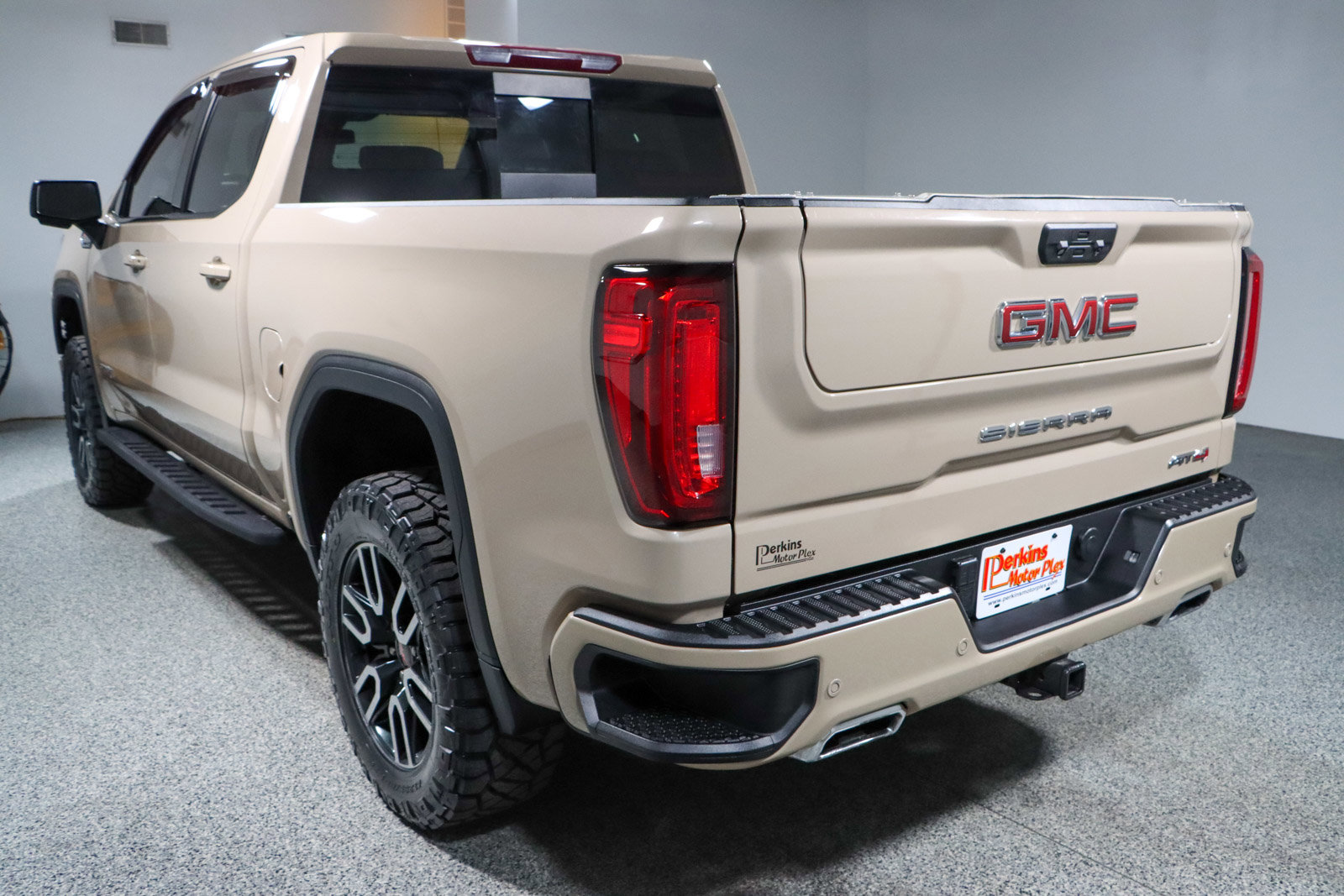 Used 2022 GMC Sierra 1500 AT4 w/ AT4 Premium Package image 10