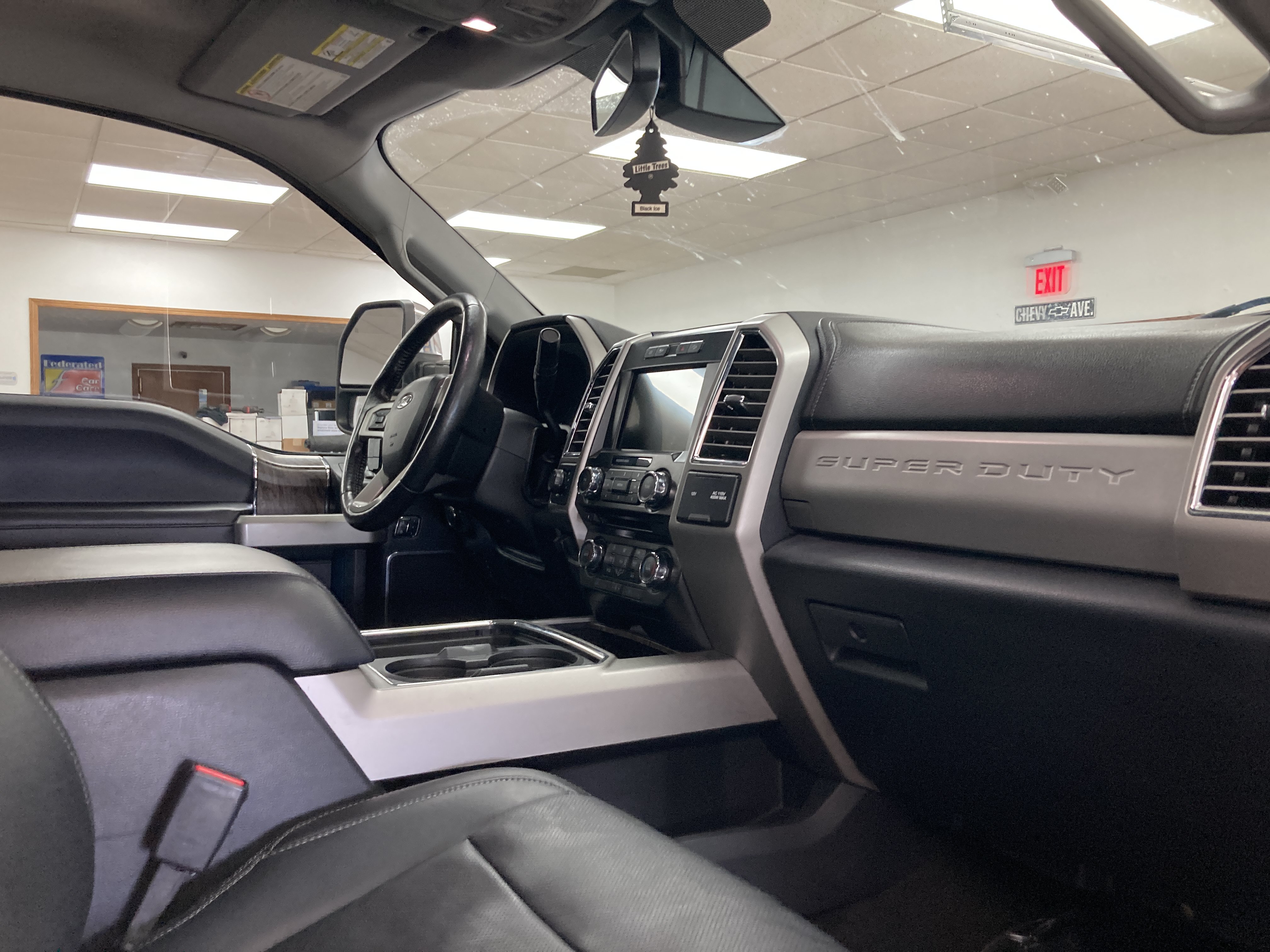 Used 2017 Ford F350 Lariat w/ Lariat Ultimate Package AWD/4WD image 24