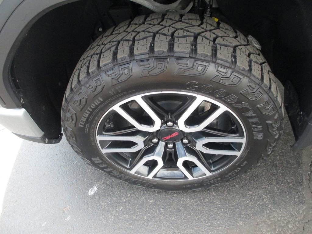 Used 2024 GMC Sierra 1500 AT4 w/ Technology Package image 16