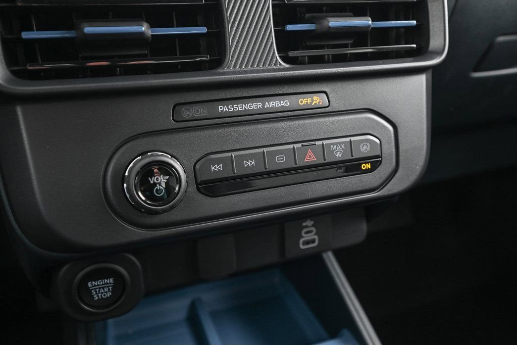 New 2025 Ford Maverick XLT image 30