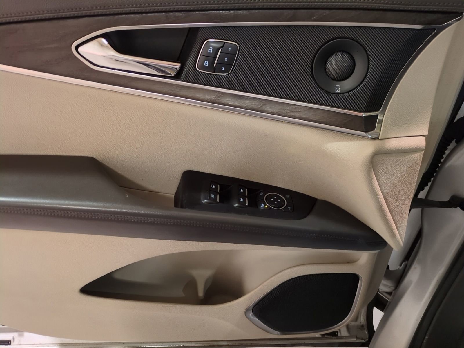 Used 2018 Lincoln MKX Reserve w/ Lincoln MKX Climate Package image 19