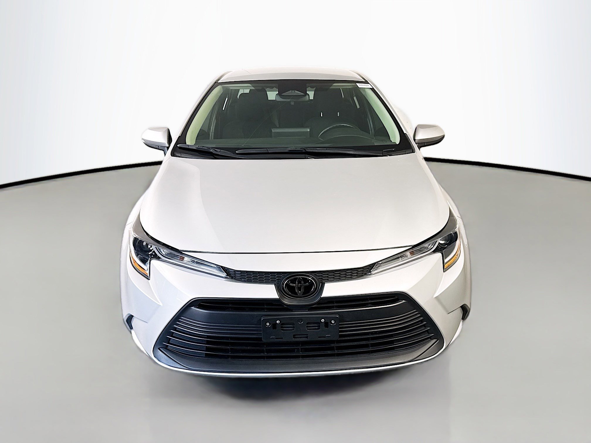 Used 2024 Toyota Corolla LE FWD image 2