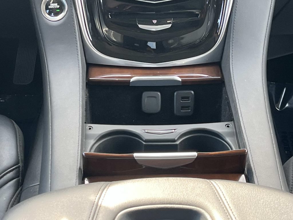 Used 2020 Cadillac Escalade Luxury AWD/4WD image 17