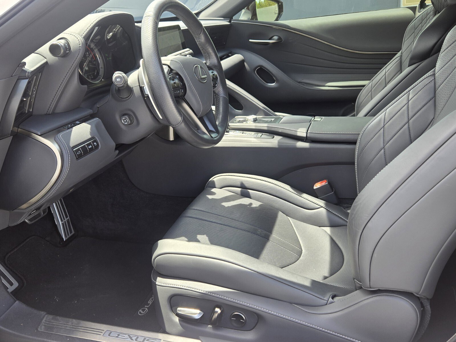 Used 2024 Lexus LC 500 Convertible w/ Touring Package RWD image 14