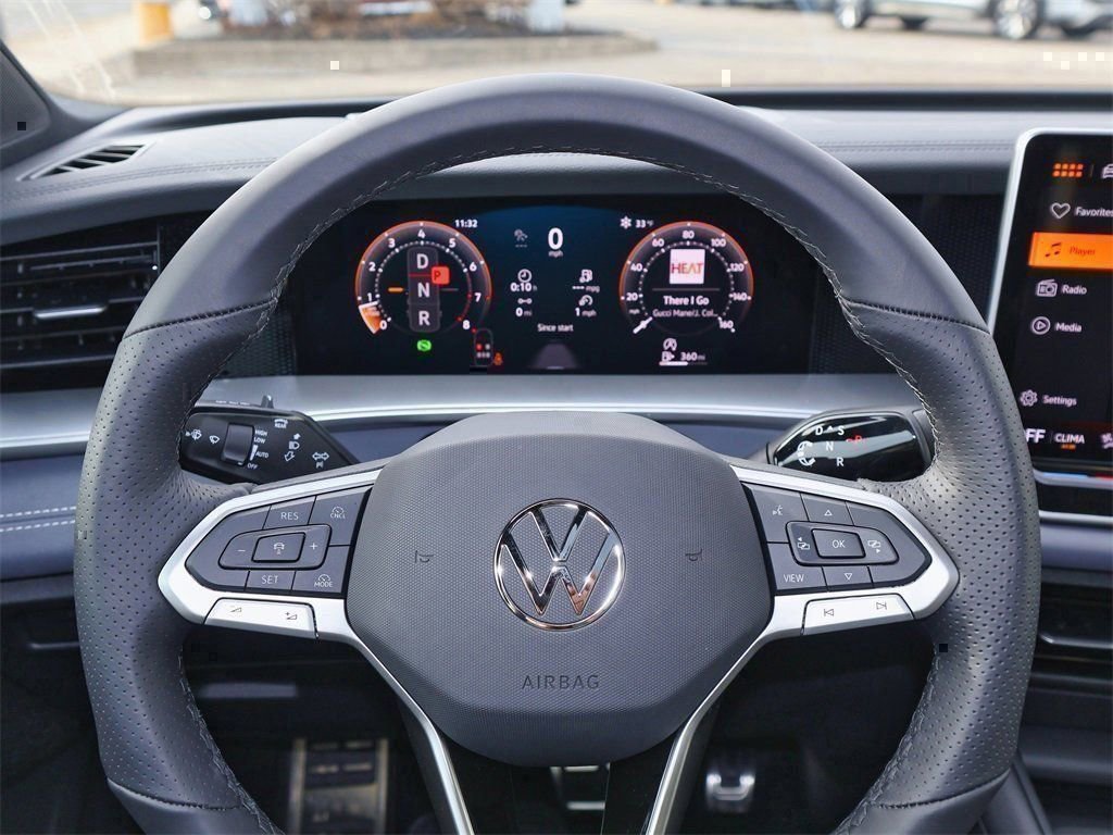 New 2026 Volkswagen Tiguan SE R-Line FWD image 21