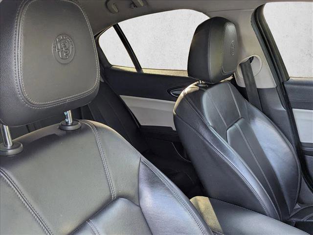 Used 2020 Alfa Romeo Giulia w/ Nero Edizione image 18