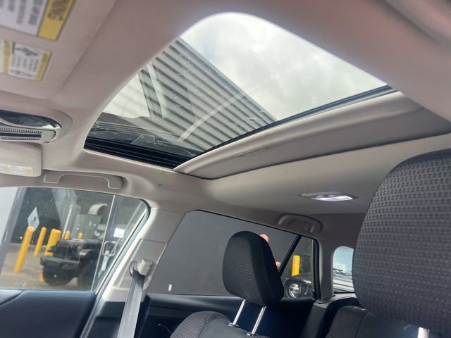 Used 2023 Subaru Outback Premium image 6