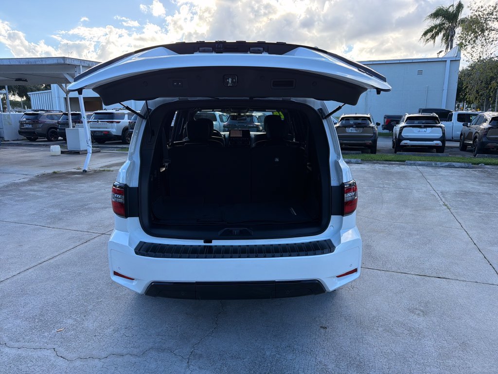 Used 2024 Nissan Armada SL w/ Midnight Edition Package RWD image 36