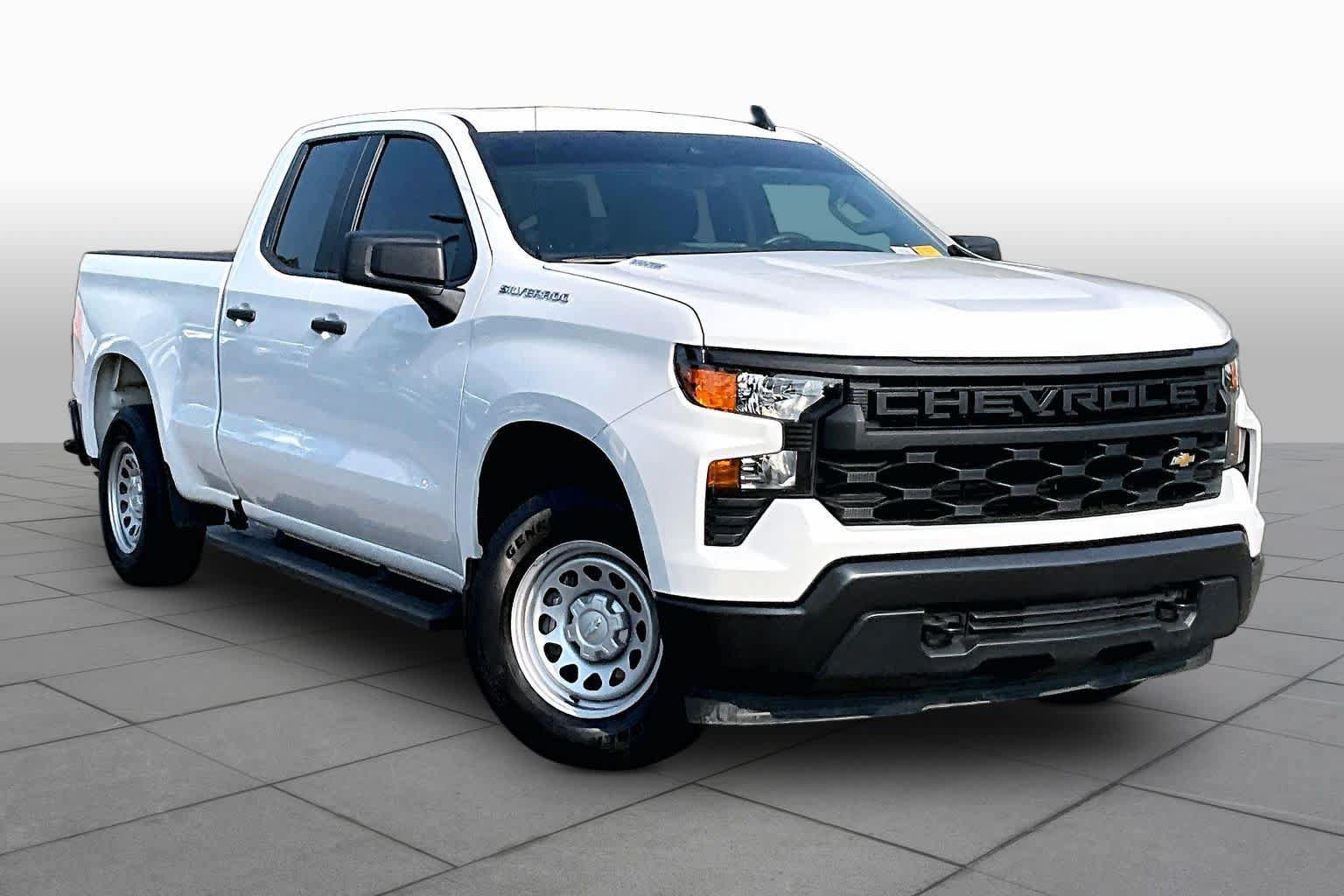 Used 2026 Chevrolet Silverado 1500 W/T w/ Trailering Package RWD image 3