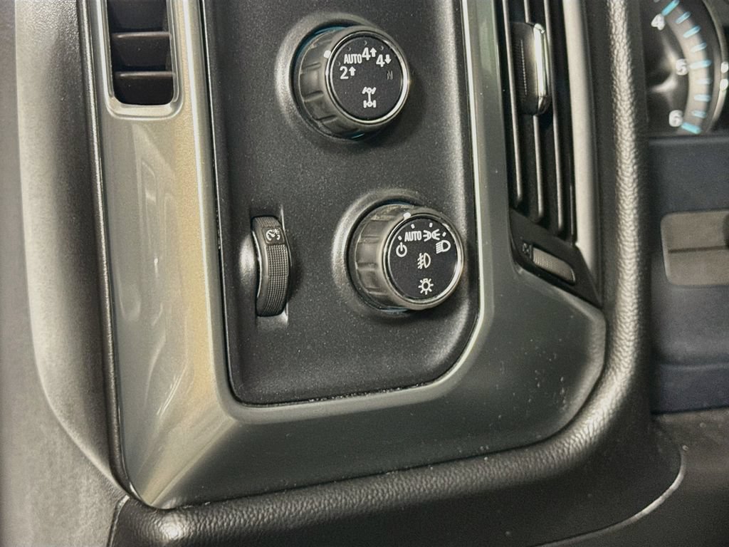 Used 2017 Chevrolet Silverado 1500 LT w/ All Star Edition AWD/4WD image 10