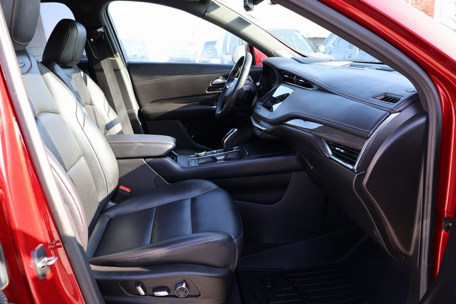 Used 2023 Cadillac XT4 Sport w/ Technology Package image 12