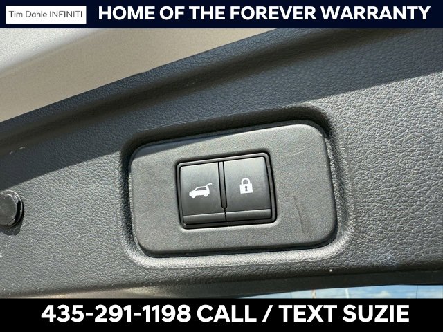 Used 2023 Nissan Pathfinder SV w/ SV Premium Package image 23