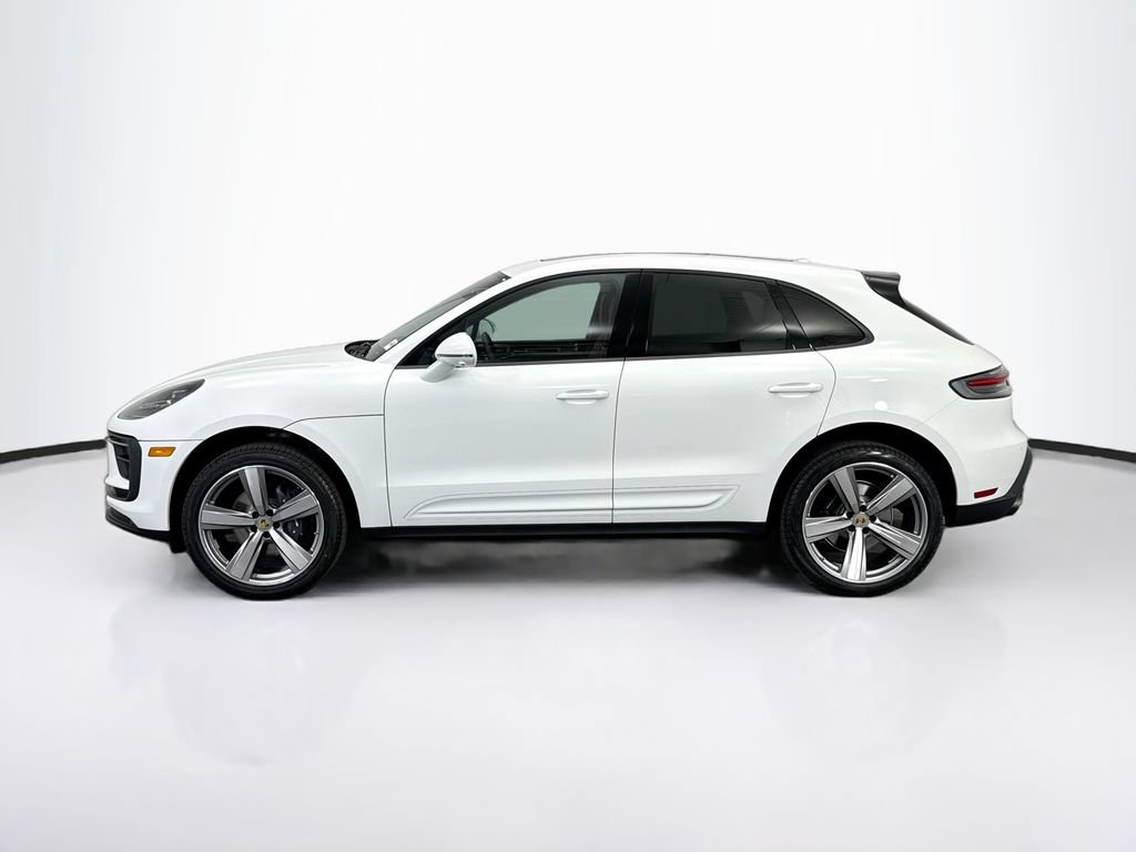 Used 2026 Porsche Macan AWD/4WD image 2
