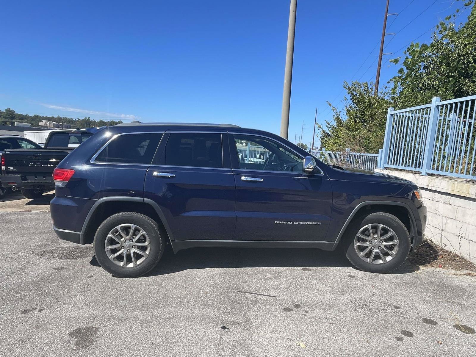 Used 2016 Jeep Grand Cherokee Limited RWD image 4