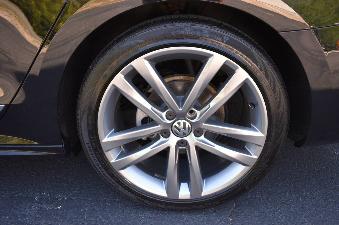Used 2017 Volkswagen Passat 1.8T R-Line FWD image 41