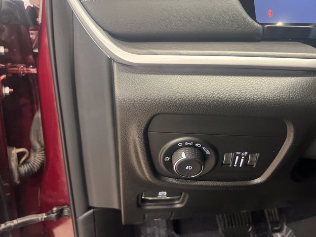 Used 2023 Jeep Grand Cherokee Limited w/ Luxury Tech Group II AWD/4WD image 23