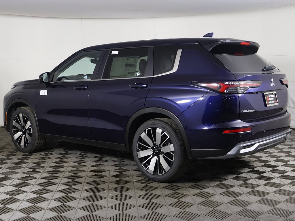 New 2026 Mitsubishi Outlander SE image 10