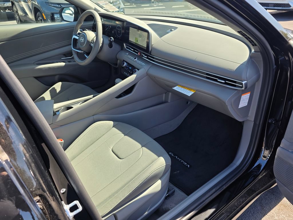 New 2026 Hyundai Elantra Sport FWD image 9